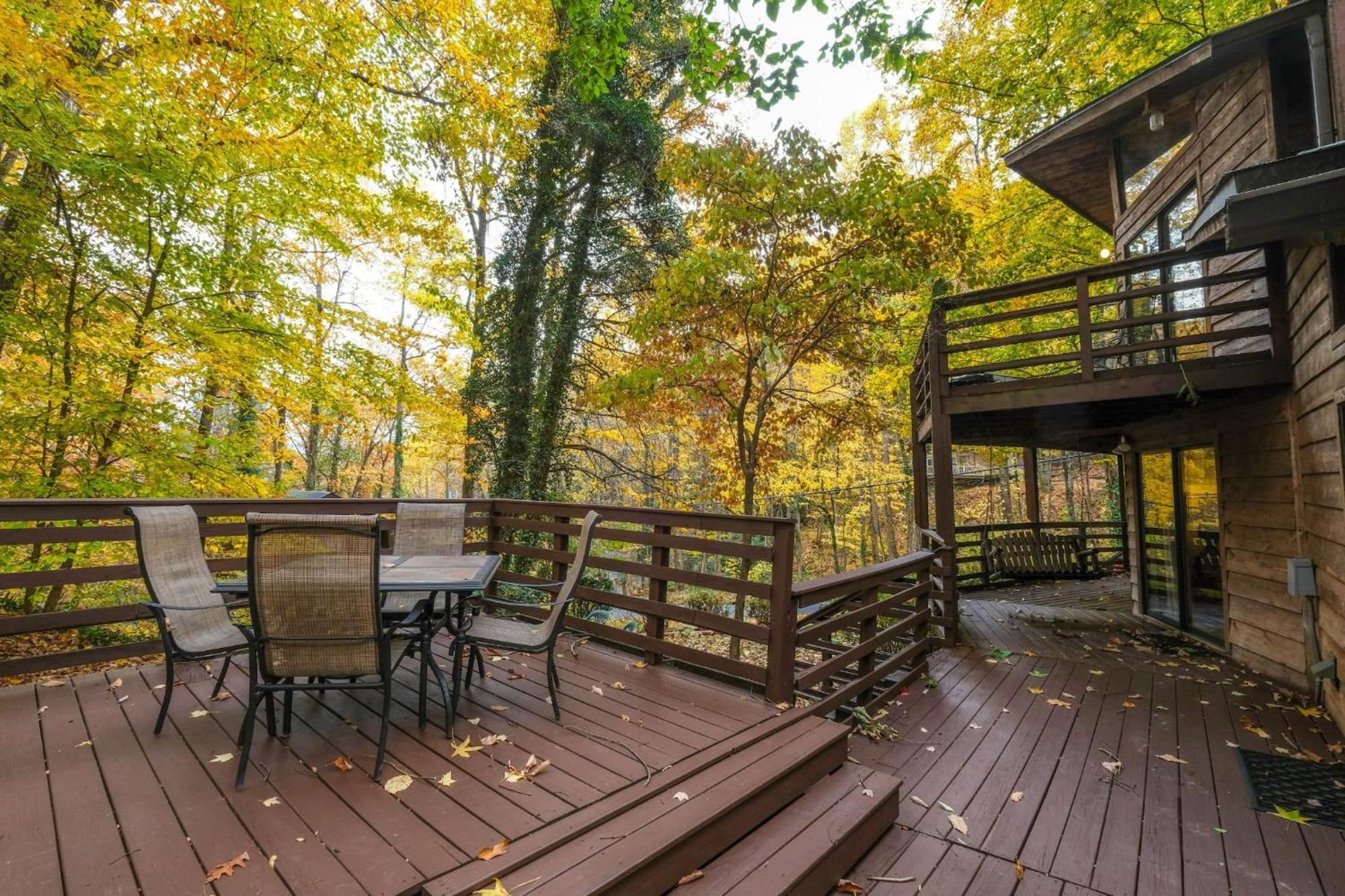 Cabin On The Creek Villa Gatlinburg Exterior photo